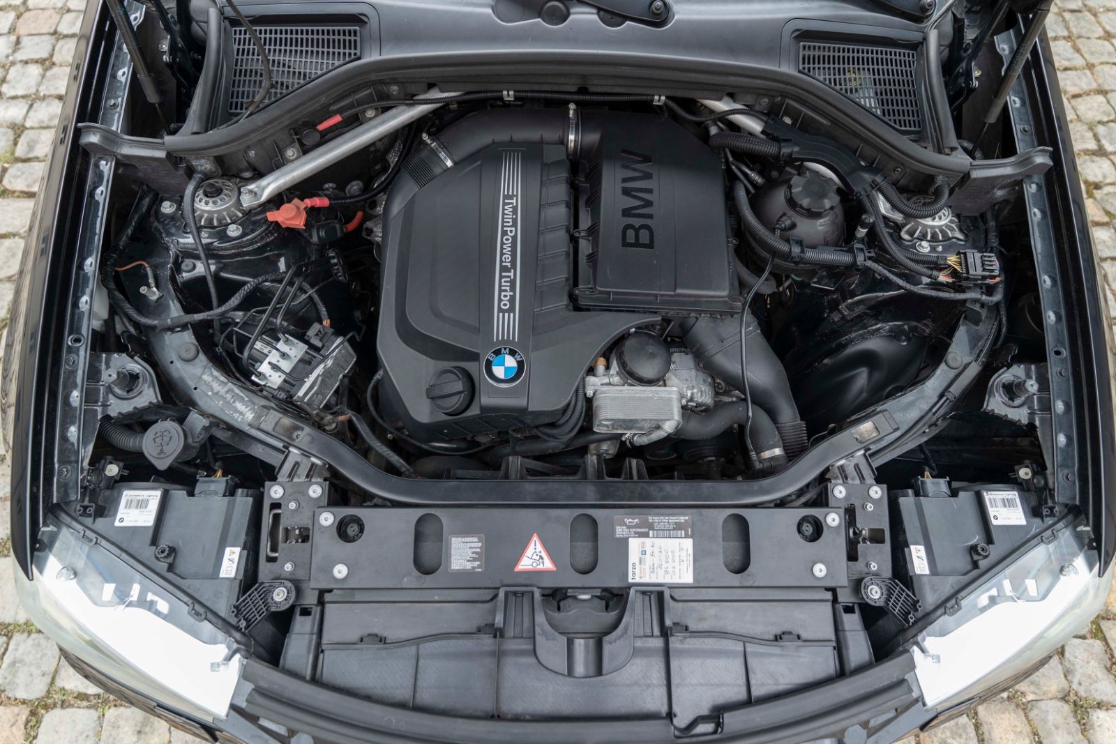 Fahrzeugabbildung BMW X3 xDrive35i M Sport HIFI KAM NAV SZH PANO M+S
