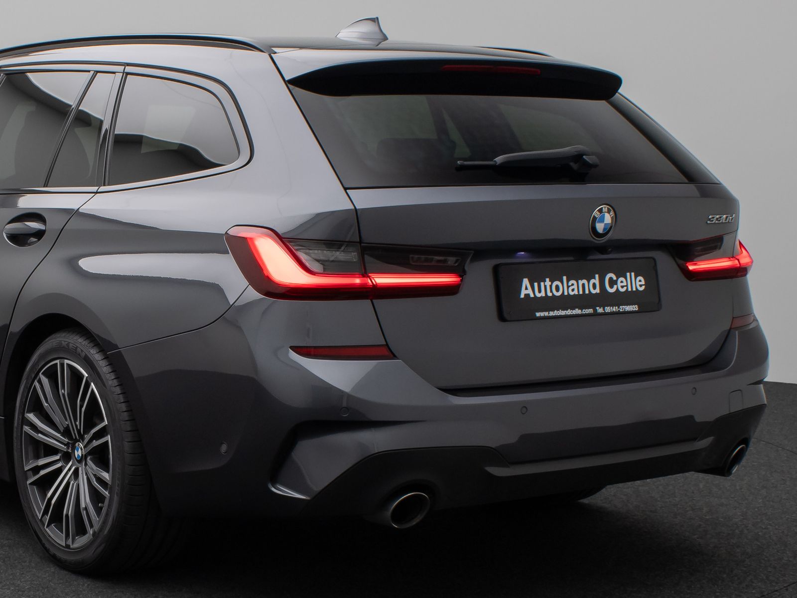 Fahrzeugabbildung BMW 330d M Sport Kamera DAB HiFi Stop&Go Alarm LED