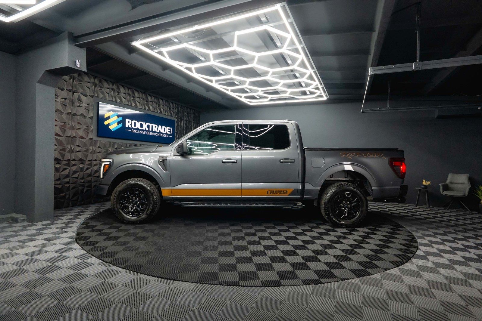 Fahrzeugabbildung Ford F150 5.0L V8 4x4 Offroad SuperCrew RAPTOR 19%