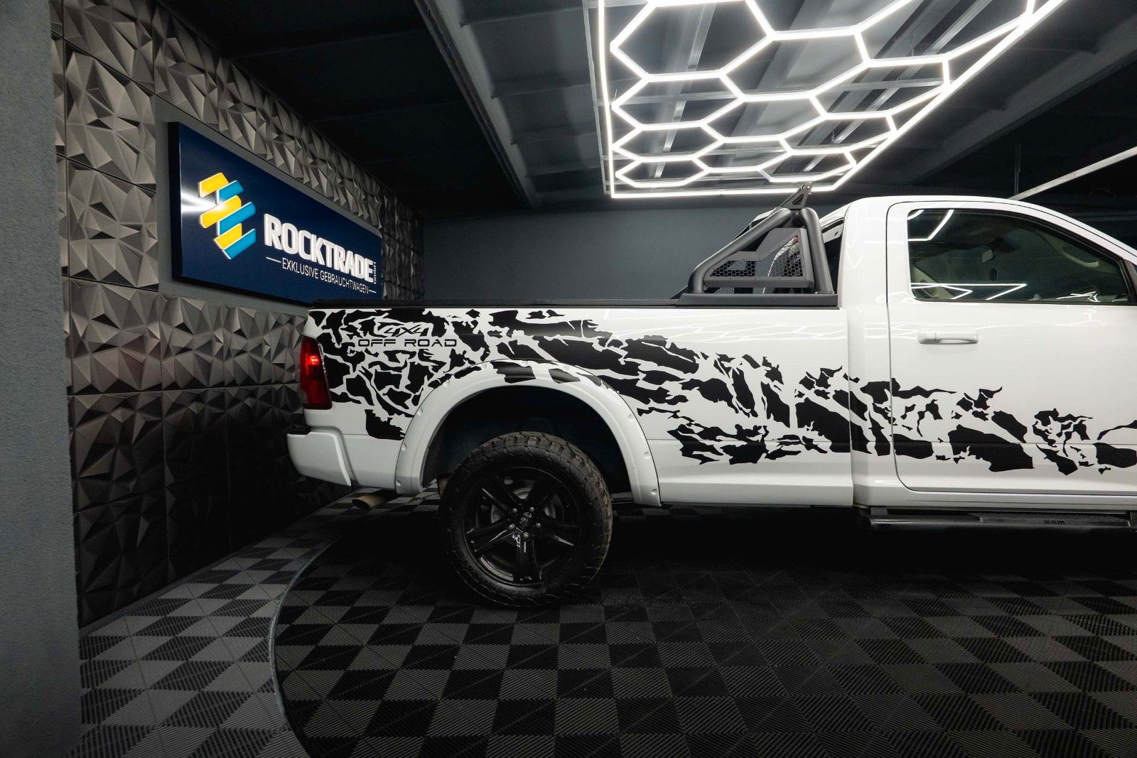 Fahrzeugabbildung Dodge RAM 5.7 V8 HEMI 4x4 SingleCab MAXI LONGBED *LED*