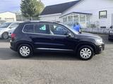 Volkswagen Tiguan Life 4Motion Automatik PDC AHK SitzH Pano - VW Tiguan Gebrauchtwagen in Braunschweig