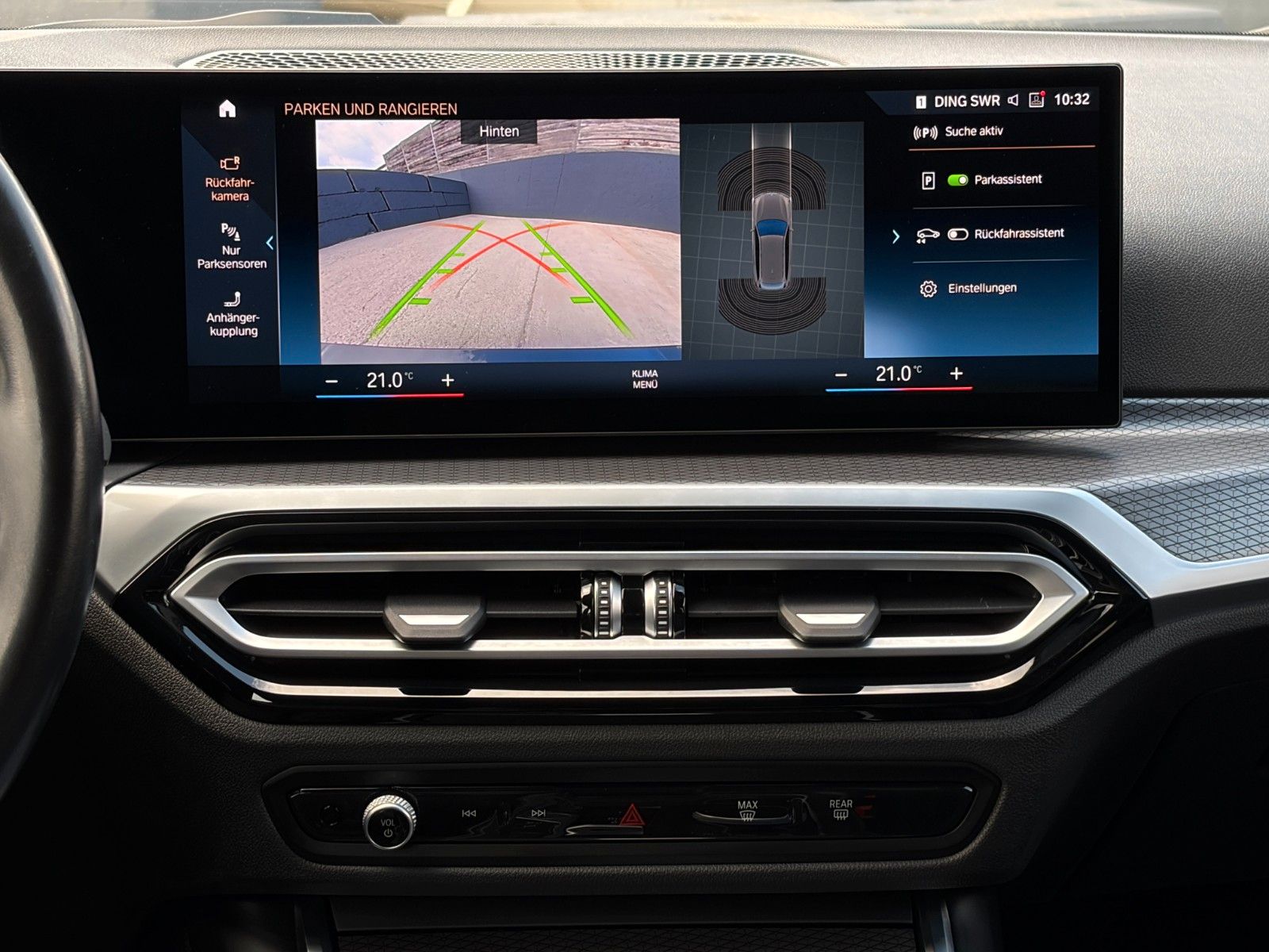 Fahrzeugabbildung BMW 330e Touring M Sport Alcan. Anthra. LC+ AHK H&K