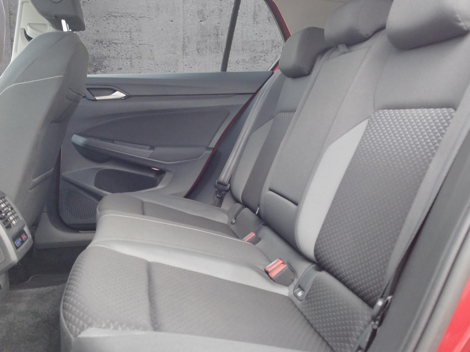 Volkswagen Golf VIII Active1.0 TSI MATRIX/PANO/CARPLAY, миниатюра 11
