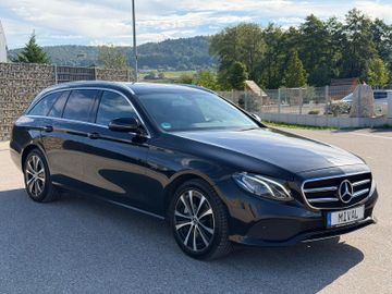 Mercedes E 300 - 1