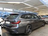BMW 330i xDrive A M Sport Head-Up HiFi DAB WLAN RFK - BMW 330: Kombi, 330d Xdrive