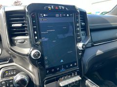 Fahrzeugabbildung Dodge RAM 1500 Limited LPG Luft LED HUD  Retrax dt.Fzg