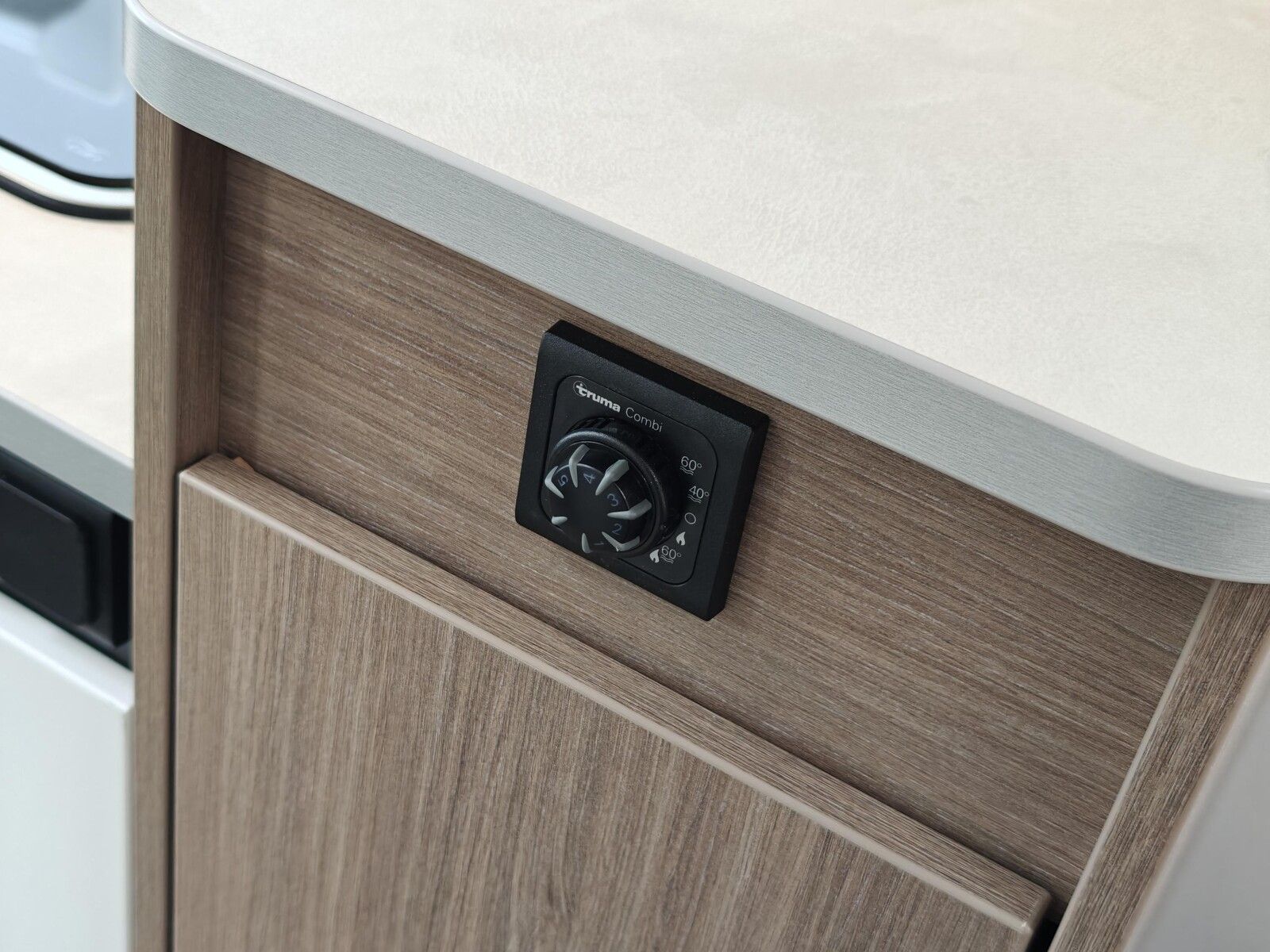 Fahrzeugabbildung Carado V 339 SIE SPAREN ÜBER 6.646