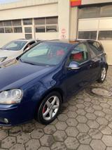 Volkswagen VW Golf 5 1.6 Benzin - Volkswagen Golf aus 2006: Golf5