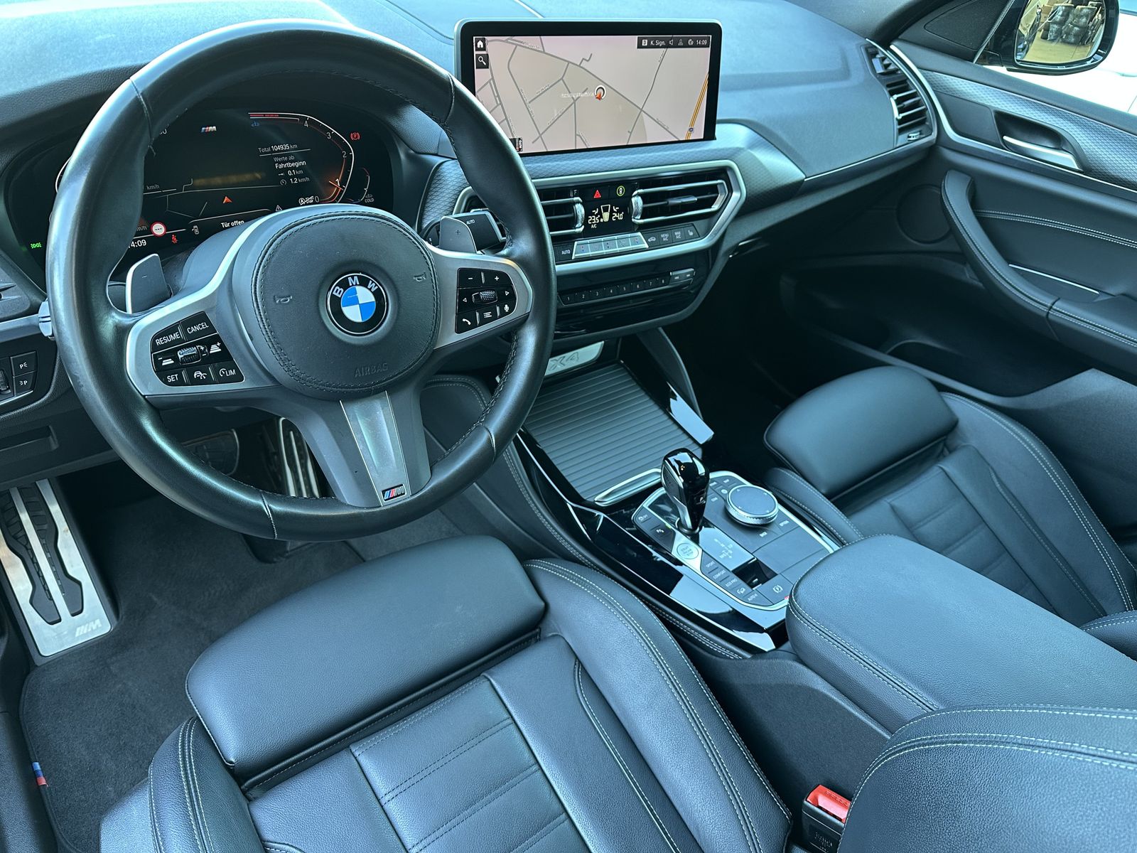 Fahrzeugabbildung BMW X4 xDrive20d M-Sport NAV+LED+AHK+20ZOLL+ACC+HIFI