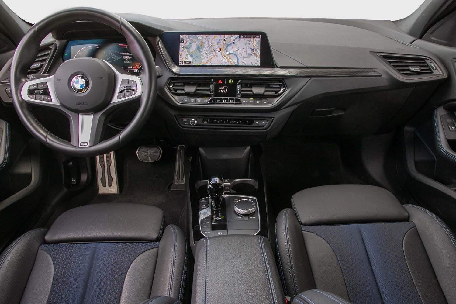 BMW 118i M Sportpaket Navi LED PDC Sitzhzg foto 5