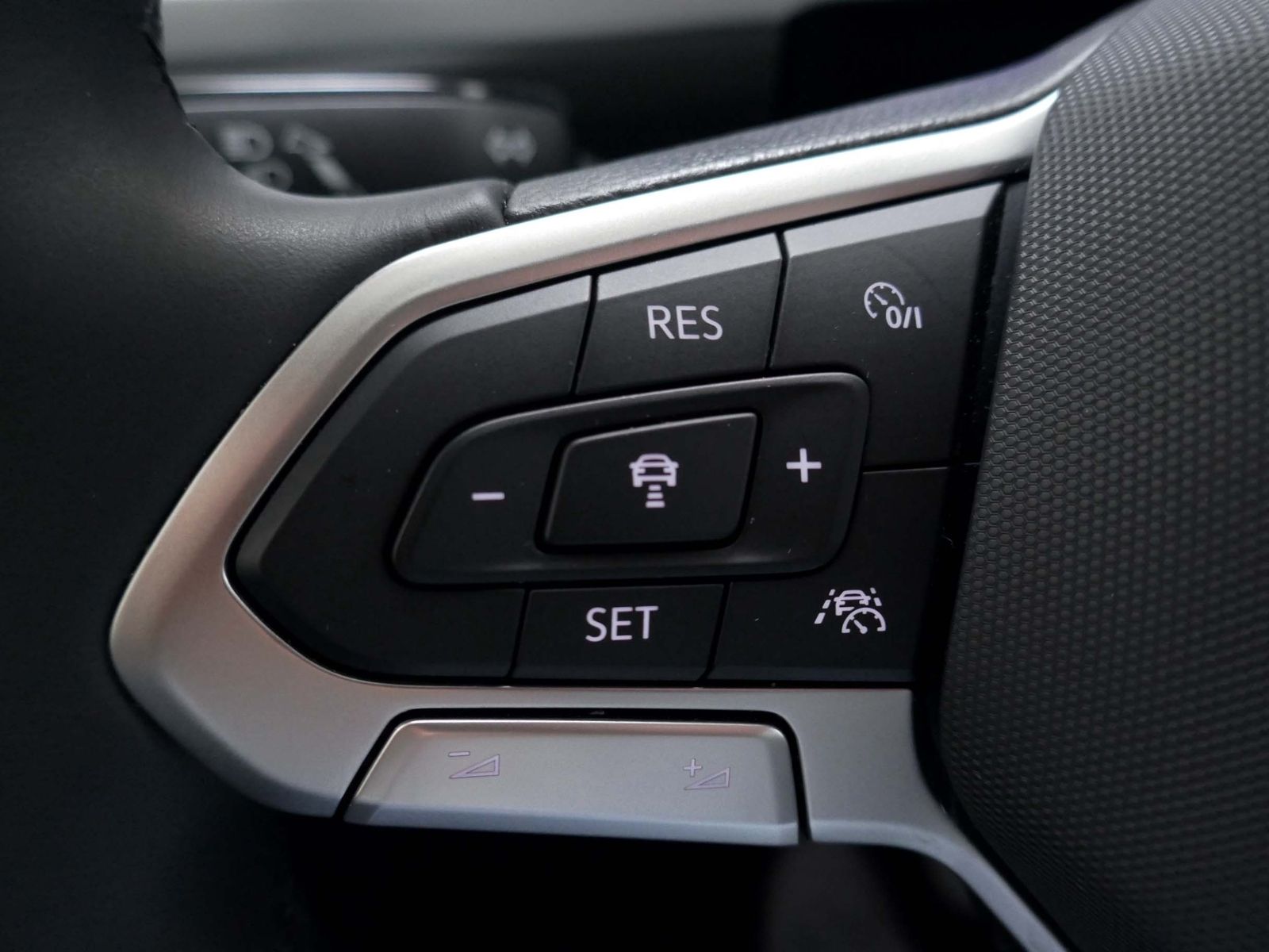 Fahrzeugabbildung Volkswagen T-Roc GOAL 1.5 TSI DSG | LED AHK RFK ACC