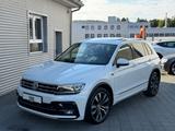 Volkswagen Tiguan Highline 4Motion*PANO*HUD*360*LED