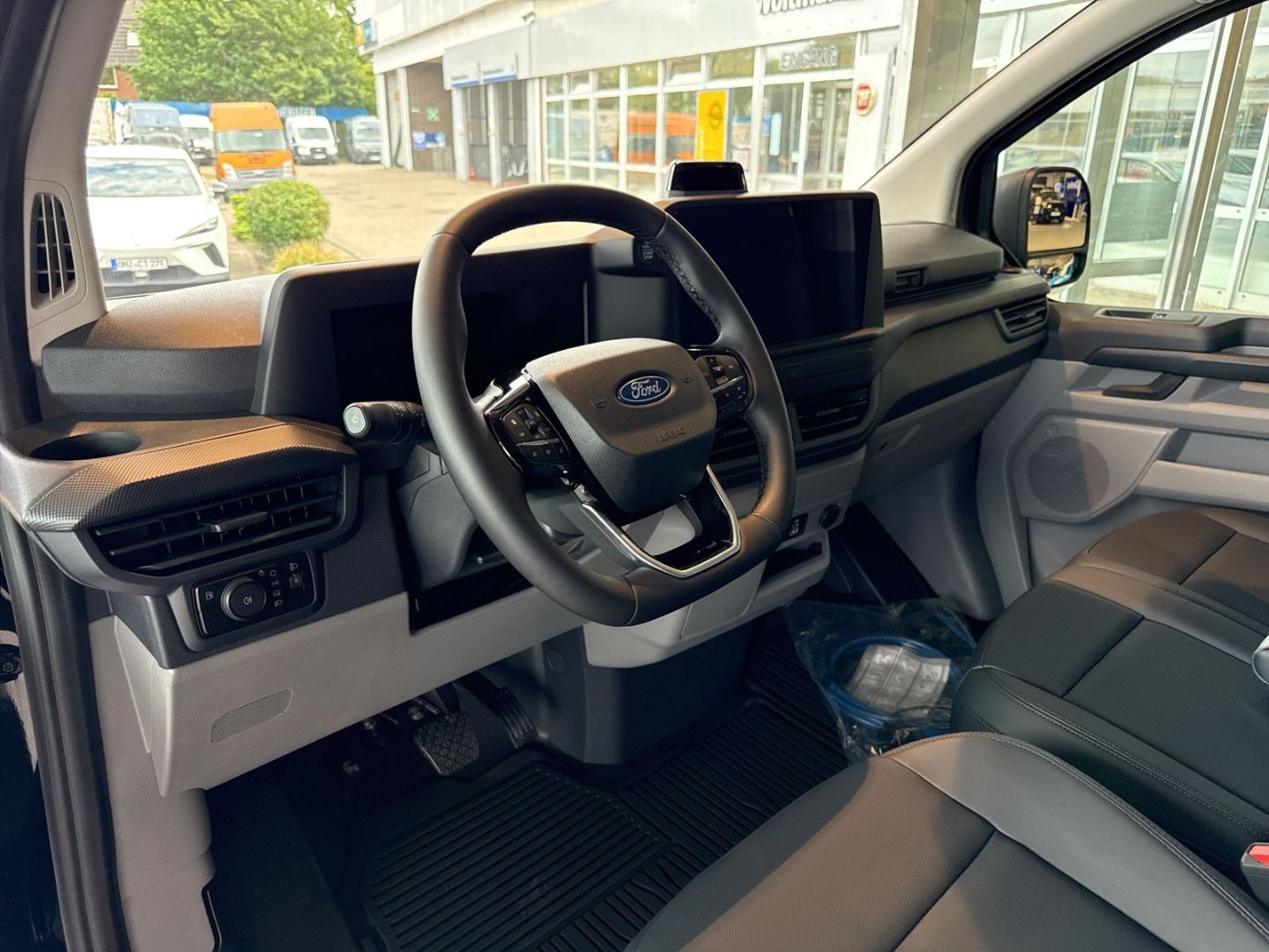 Ford Transit Custom E-KOMBI 8/9.Sitzer - Automatik -  imagem 2