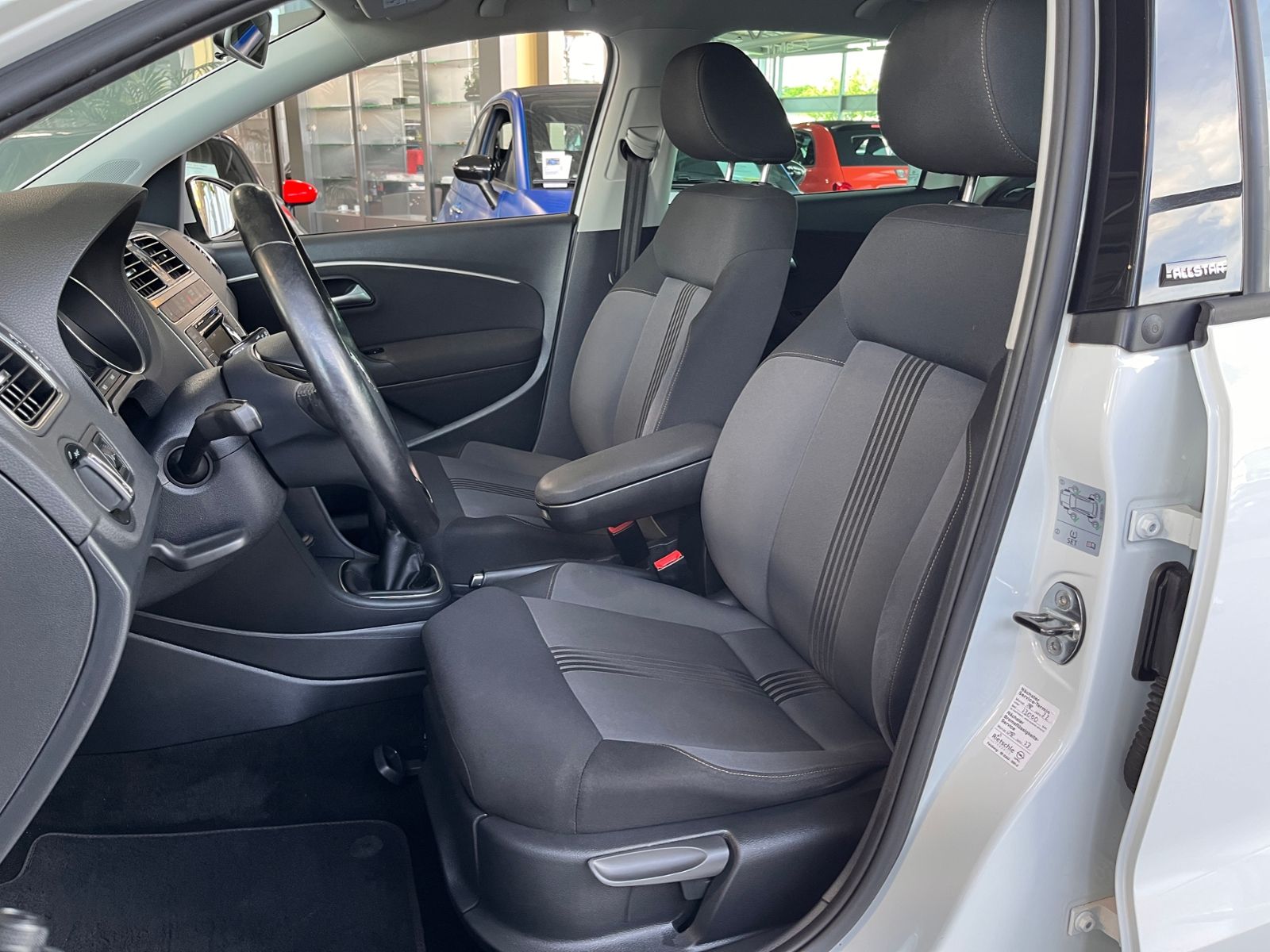 Fahrzeugabbildung Volkswagen Polo V Allstar BMT SHZ PDC ALU