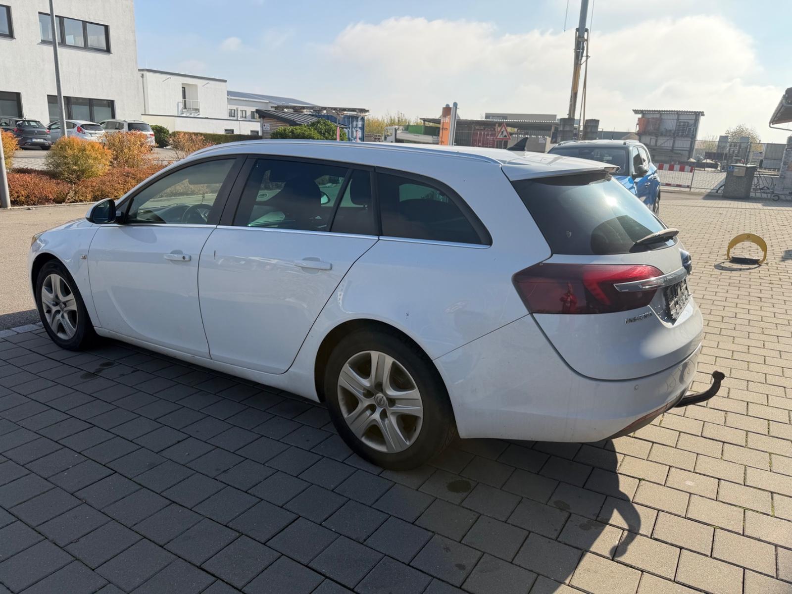 Opel Insignia 2014 — interior