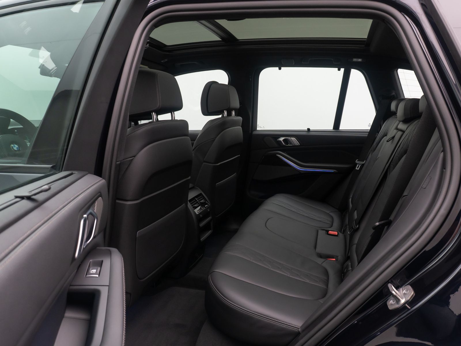 Fahrzeugabbildung BMW X5 xD30d M Sport H/K Panorama HUD DAB SoftCl 22"
