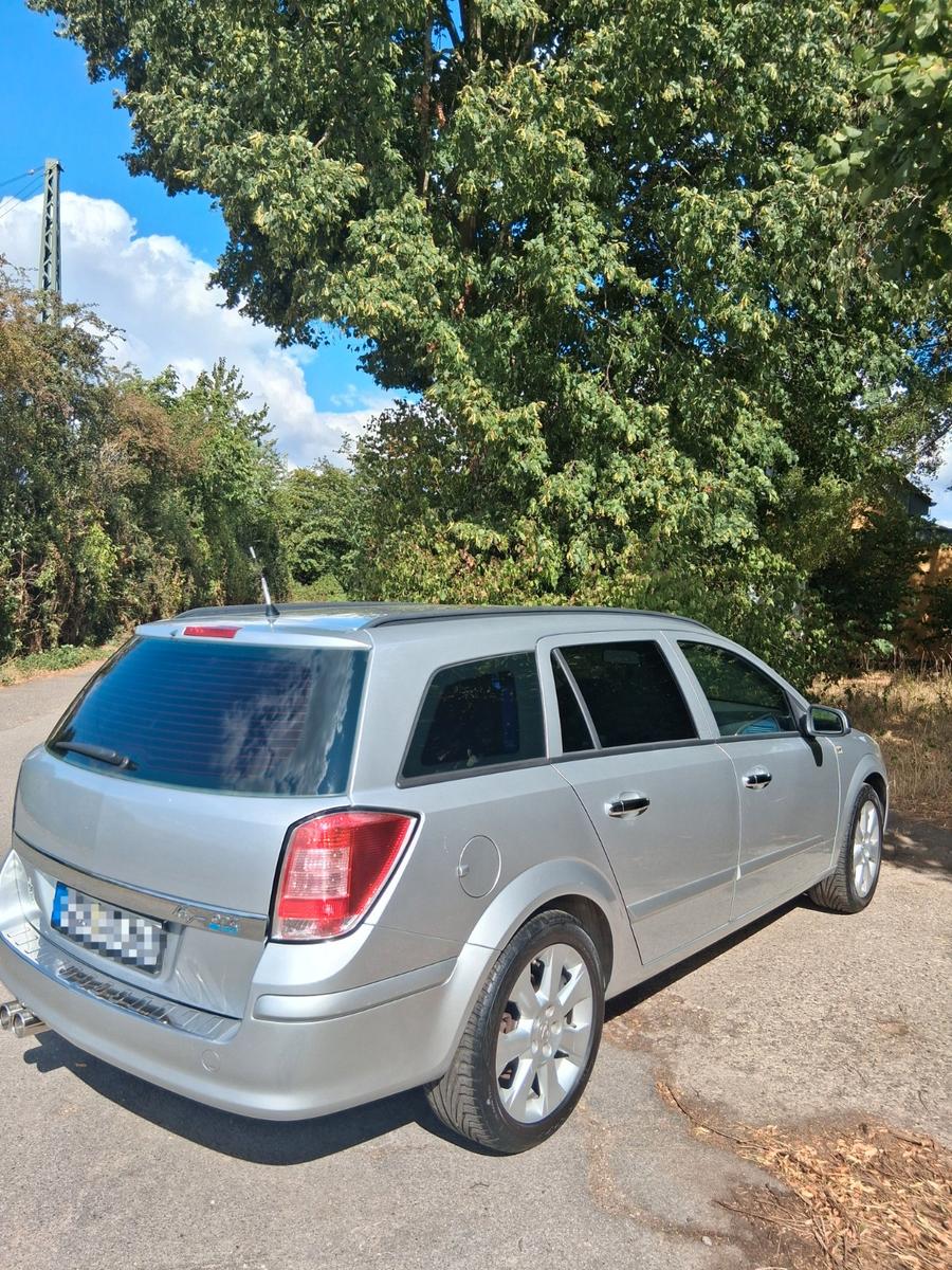 Opel Astra, 2009