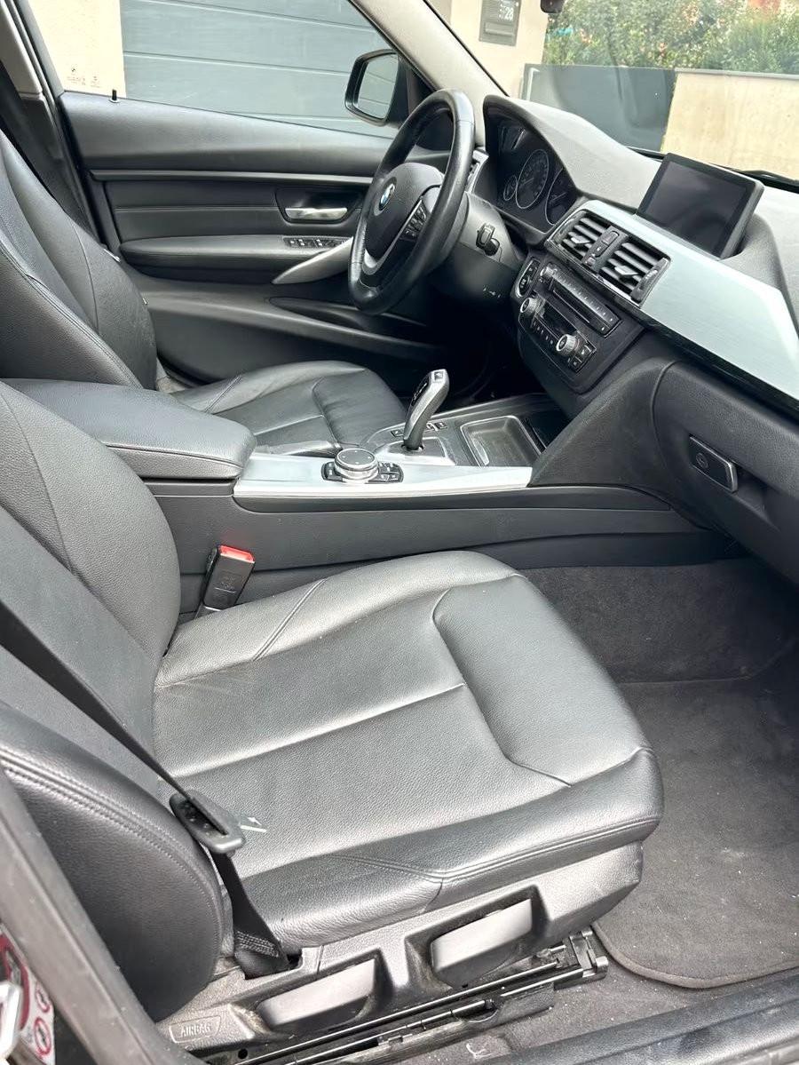 BMW 320 2015 — interior