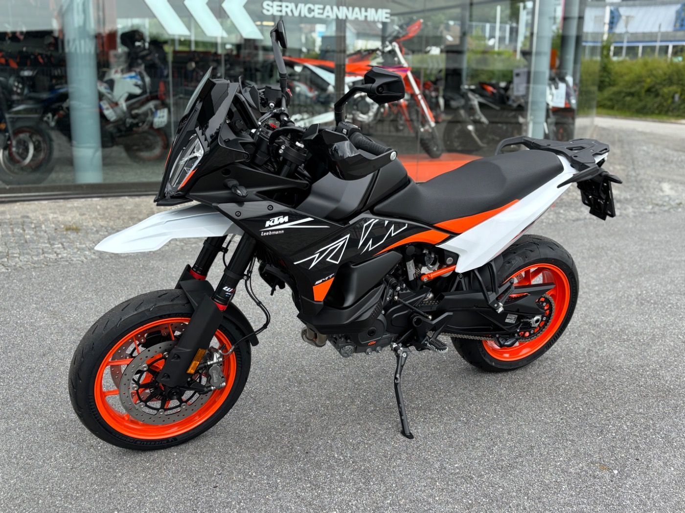 Fahrzeugabbildung KTM 890 SMT Modell 2024 4 Jahre Garantie