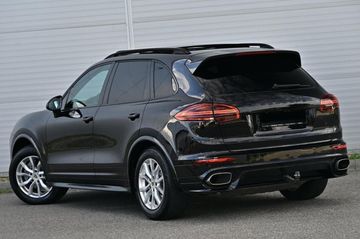 Porsche Cayenne - 4