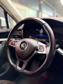 Volkswagen Touareg - 12