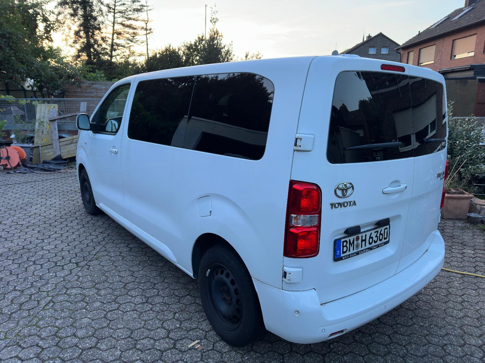 Toyota Proace (Verso) 9-Sitzer  TÜV 02/28