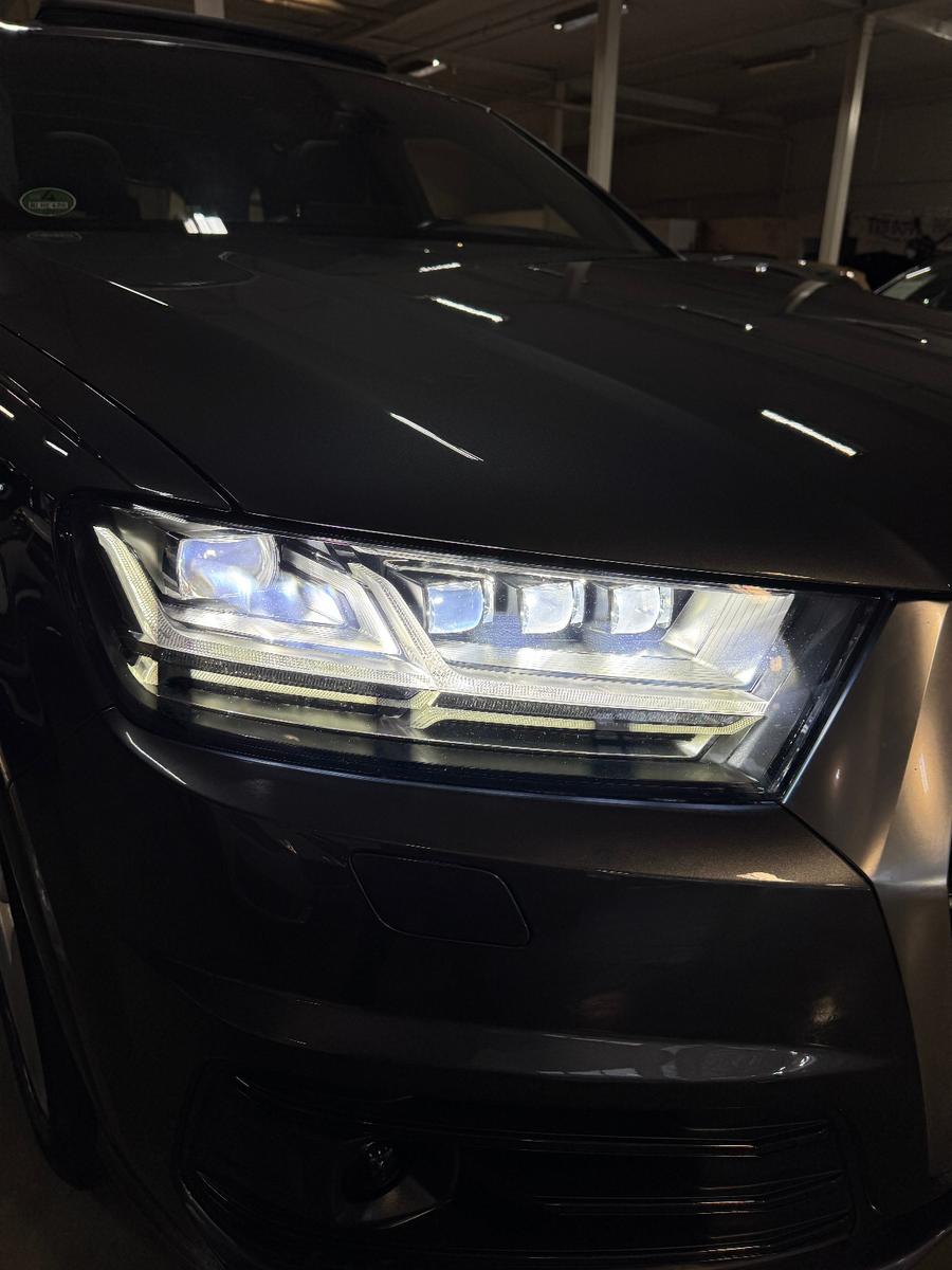 Audi Q7 3.0 TDI QUATTRO 3X S-LINE VOLLAUSTATTUNG 21´
