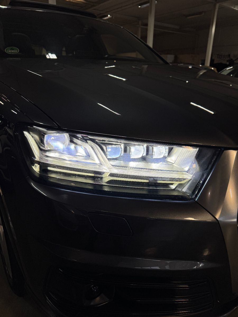 Fahrzeugabbildung Audi Q7 3.0 TDI QUATTRO 3X S-LINE VOLLAUSTATTUNG 21´