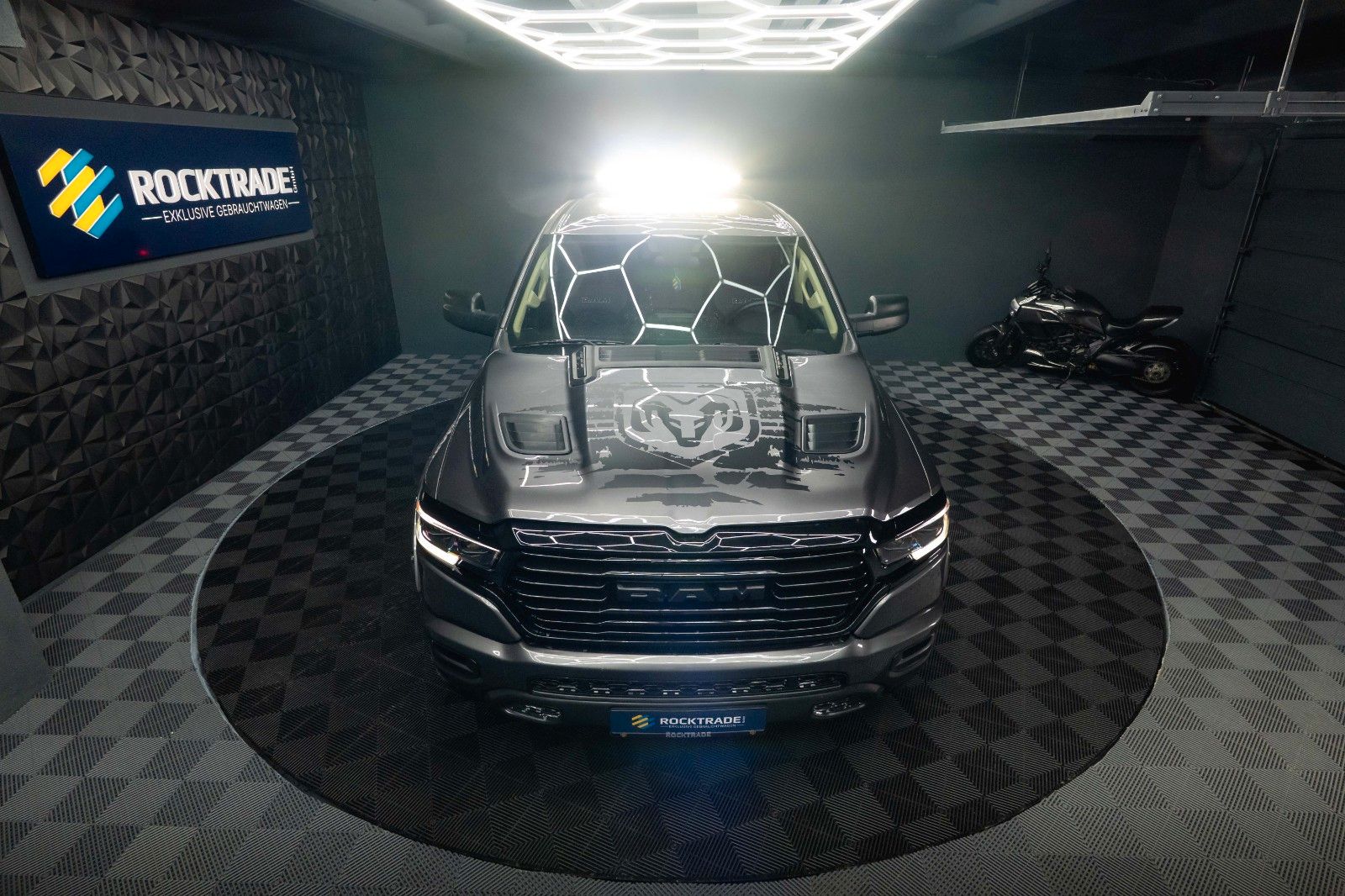 Fahrzeugabbildung Dodge RAM 5.7 V8 HEMI 4x4 OFFROAD LONGBED Limited LED