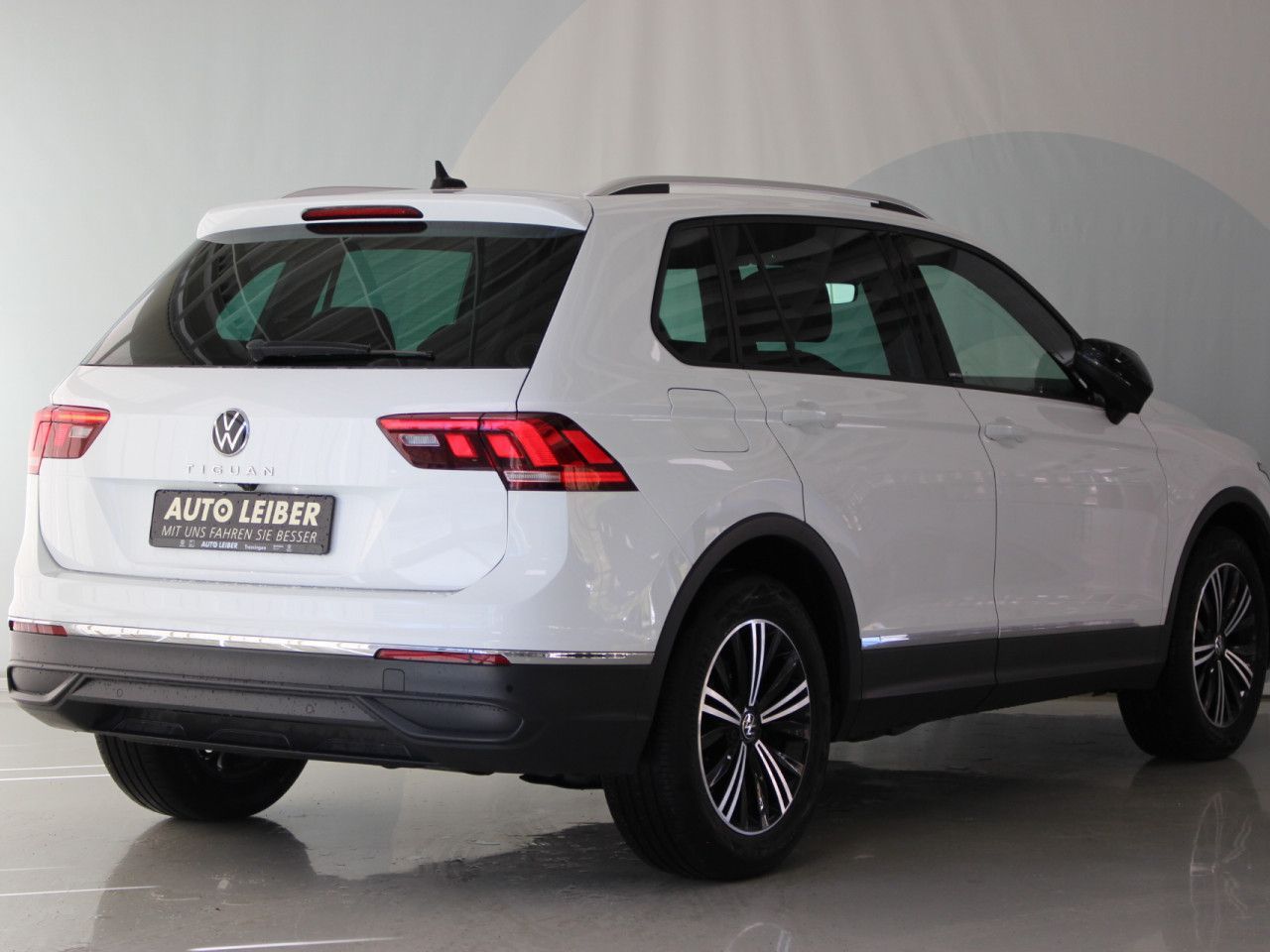 Fahrzeugabbildung Volkswagen Tiguan 1.5 TSI United DSG AHK/CAM/ACC/Navi