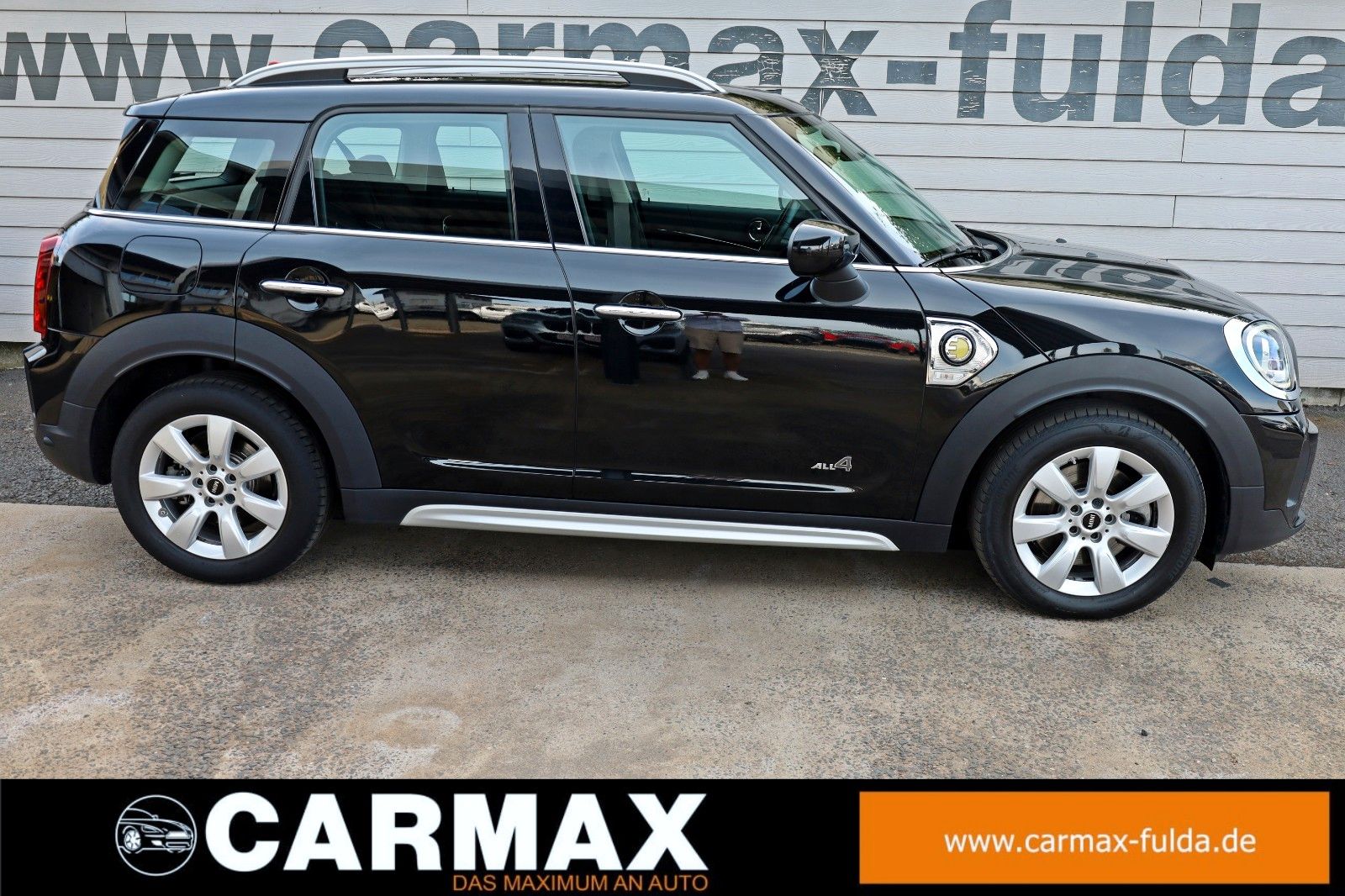 Fahrzeugabbildung MINI Cooper SE Countryman All4 Hybrid Trim ,Navi,LED