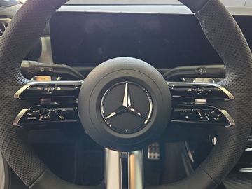 Mercedes CLA 200 Shooting Brake - 11