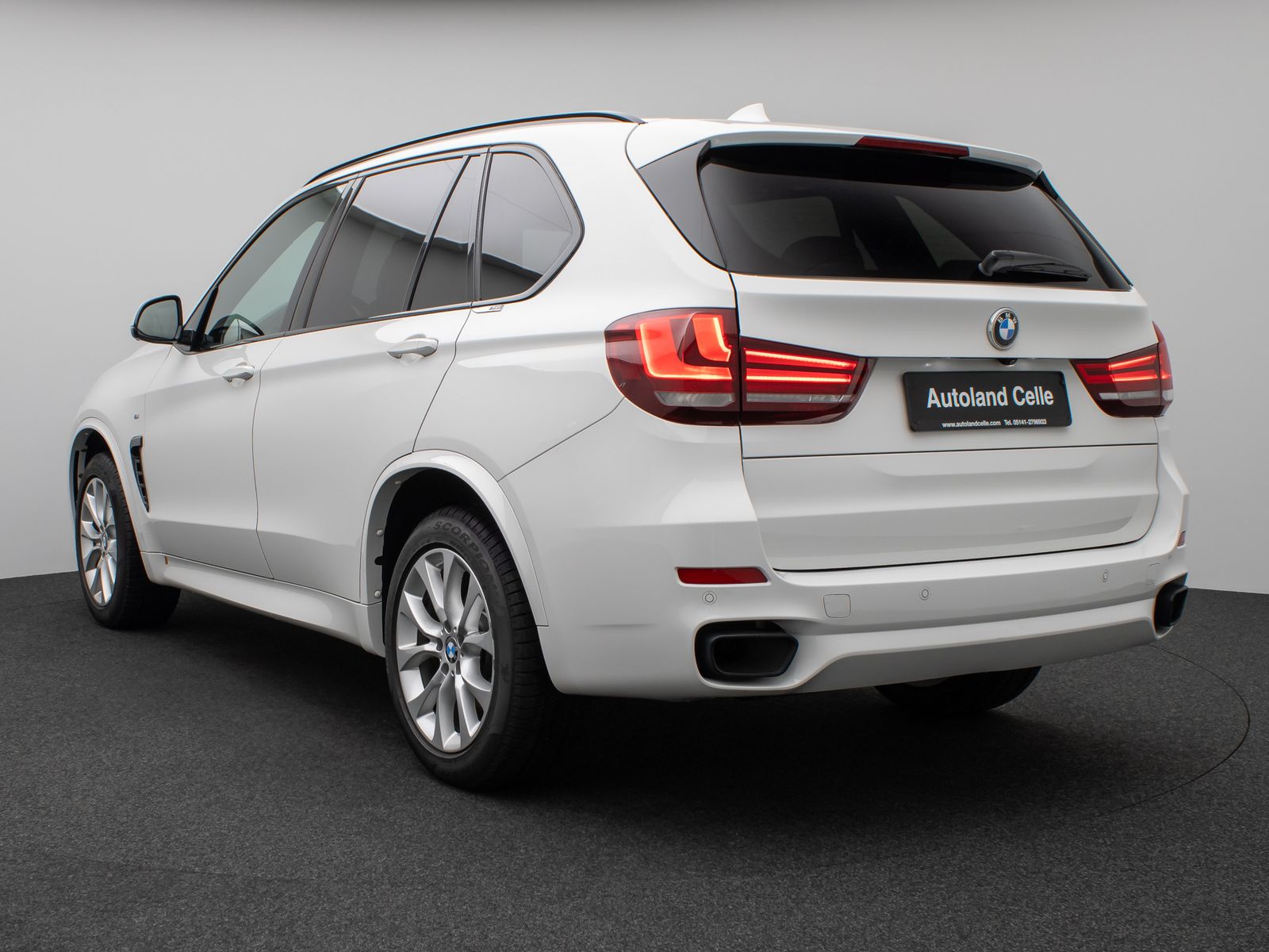 Fahrzeugabbildung BMW X5 xD40d M Sport HUD H/K SoftCL Komfort AHK Alar