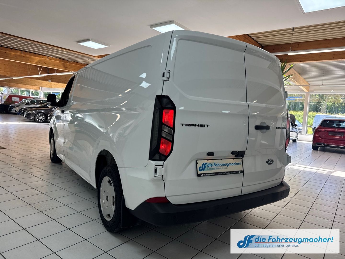 Fahrzeugabbildung Ford Transit Custom Kasten 320 L2 Trend FWD Navi LED