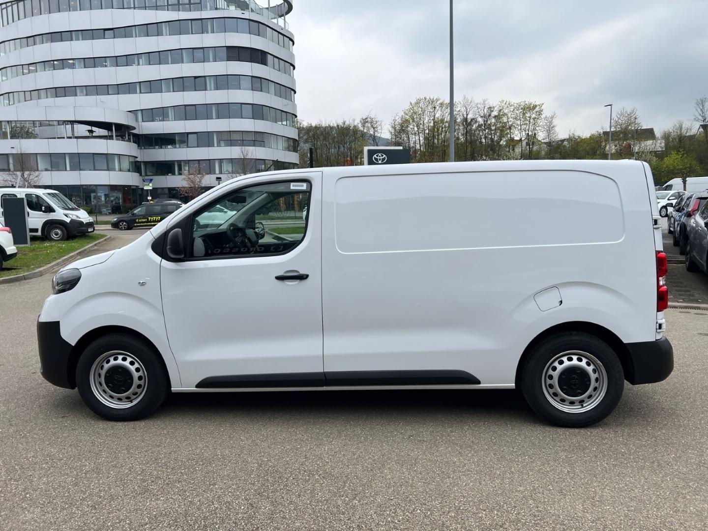 Toyota Proace 1,5L D Schaltgetriebe 120 PS Work L1