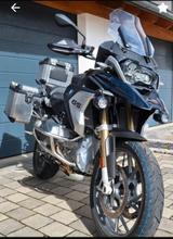 BMW R 1250 GS mit tiefer und hoher Sitzbank, voll - gebrauchte Motorräder in Augsburg