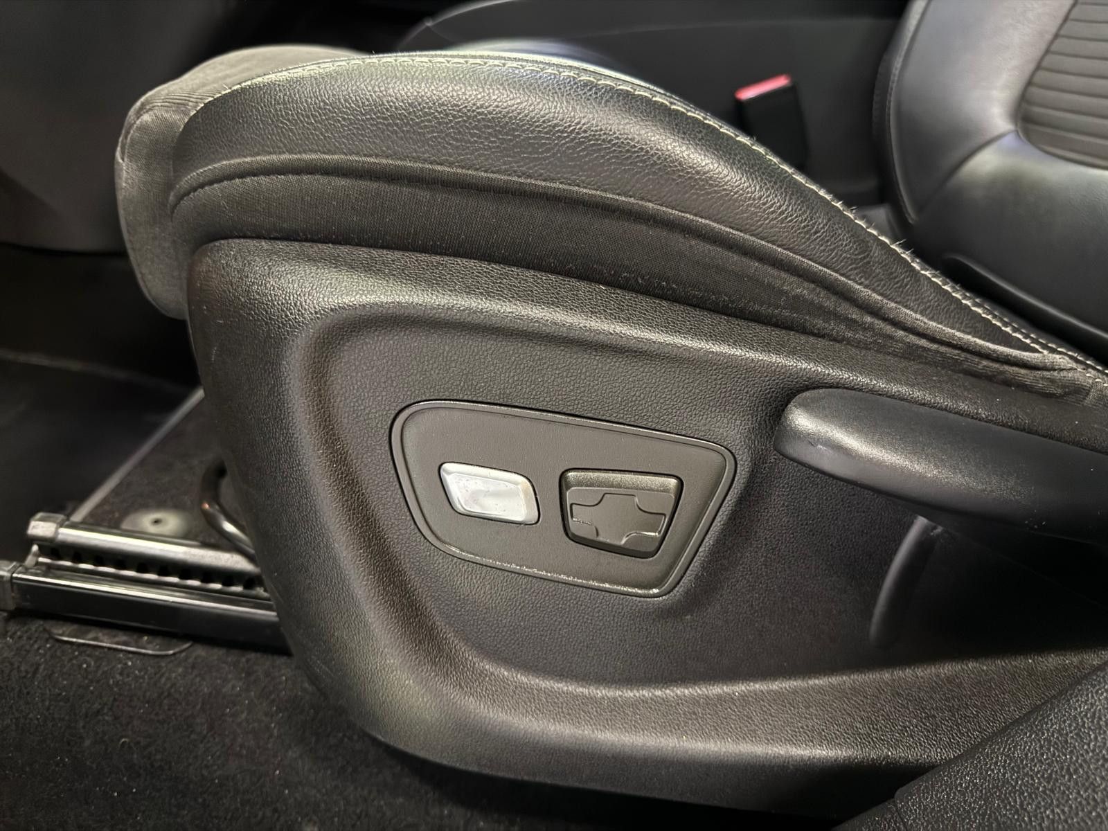 Fahrzeugabbildung Renault Scenic ENERGY dCi 160 EDC Bose Edition/ 7.SITZER