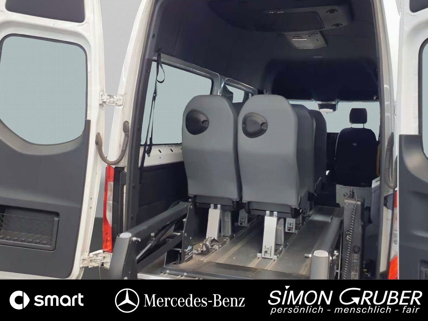 Fahrzeugabbildung Mercedes-Benz Sprinter 317 Tourer L2H2 Mobilität Rollstuhl