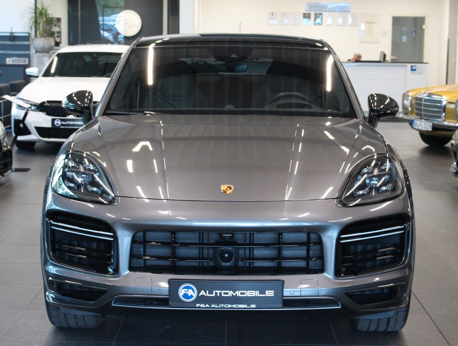 Fahrzeugabbildung Porsche Cayenne Turbo SportDesign-Paket|Carbon|PSCB|PDCC