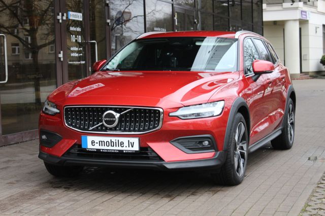 Volvo V60 CC Cross Country B5 AWD - 1. Hand, Wie NEU