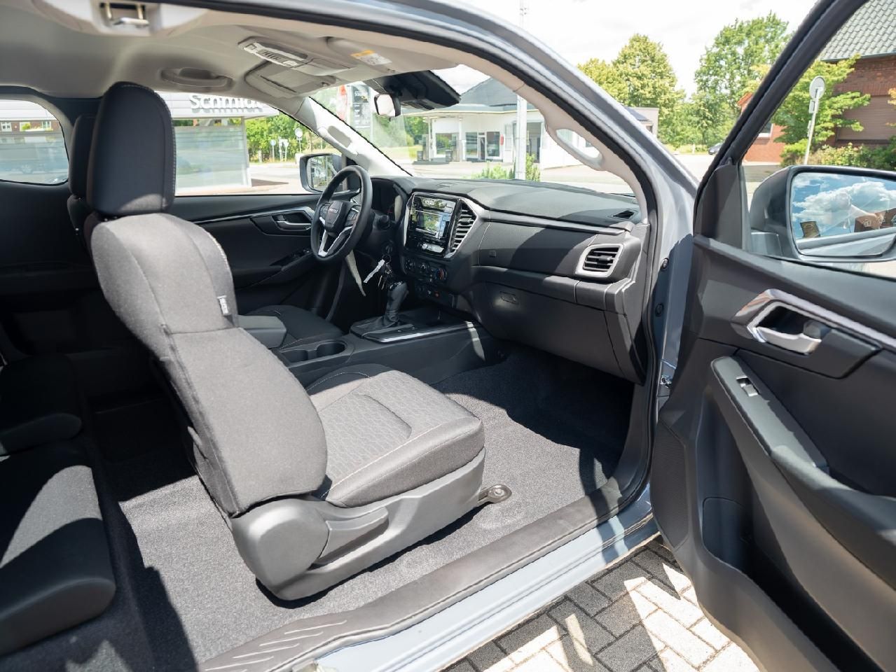 Fahrzeugabbildung Isuzu D-Max Space Cab LS PEPEC Umbau