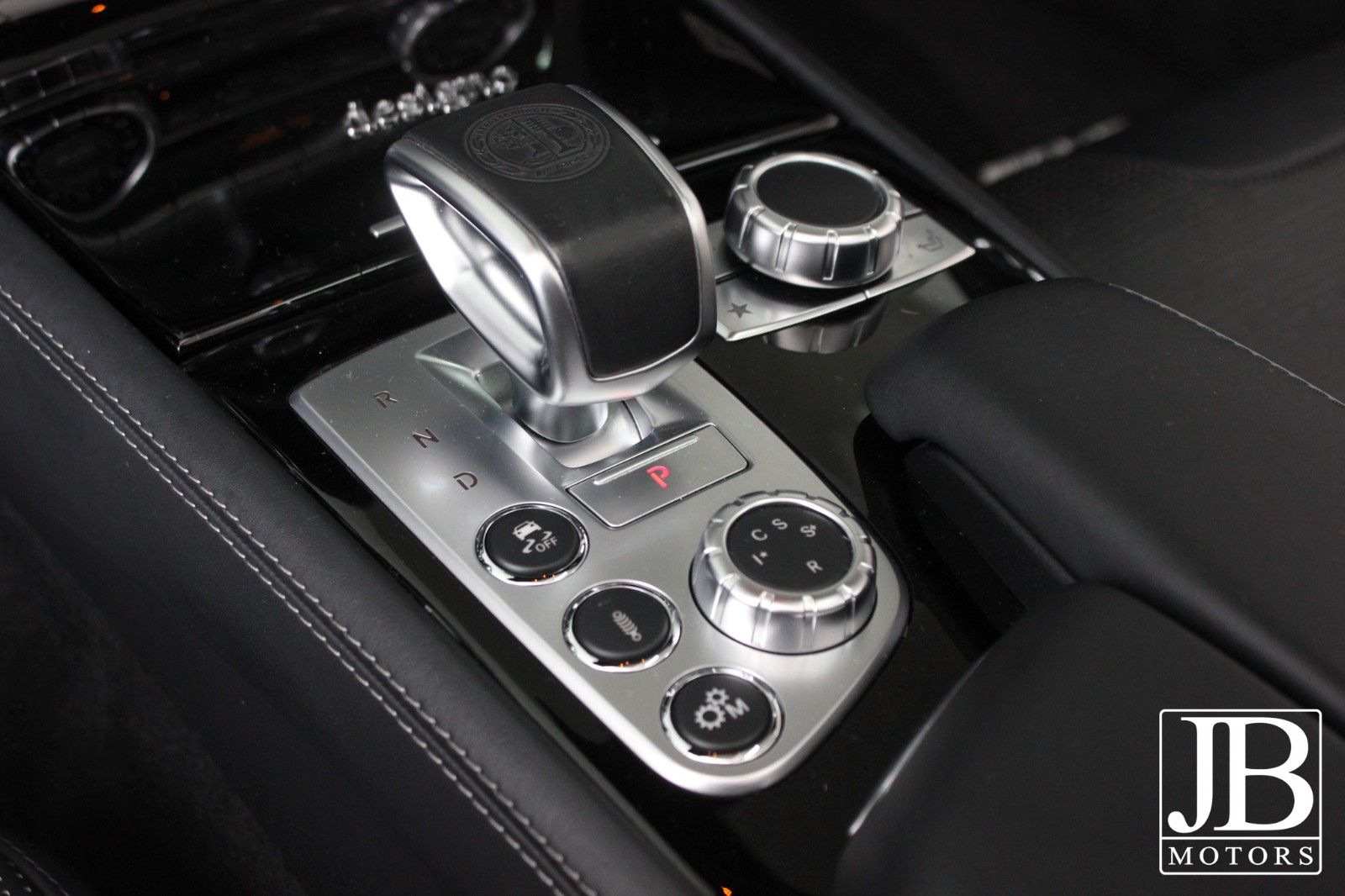 Fahrzeugabbildung Mercedes-Benz SL 63 AMG Designo Bang & Olufsen Junge Sterne