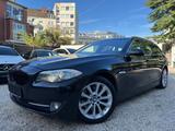 BMW 525d Touring/H-UP/PANO/SOFTCL./R-CAM/NAVI*VOLL* - BMW 525 mit Diesel-Antrieb: Kombi