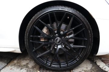 Fahrzeugabbildung Audi A4 Avant quattro  S line Sport / Plus,
