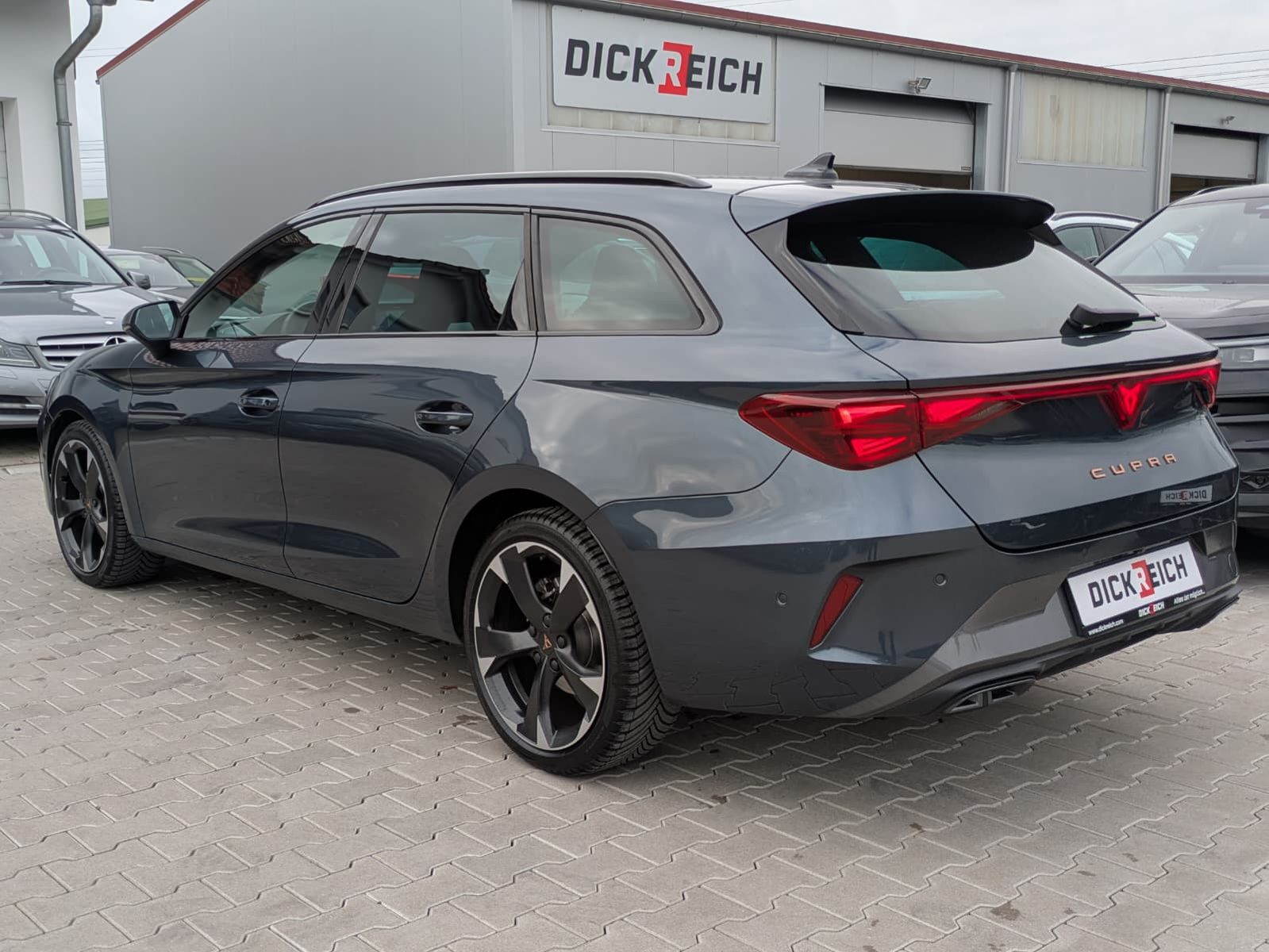 Fahrzeugabbildung CUPRA Leon 1.5 eTSI EDGE DSG*ACC*KAM*18"5JGARANTIE