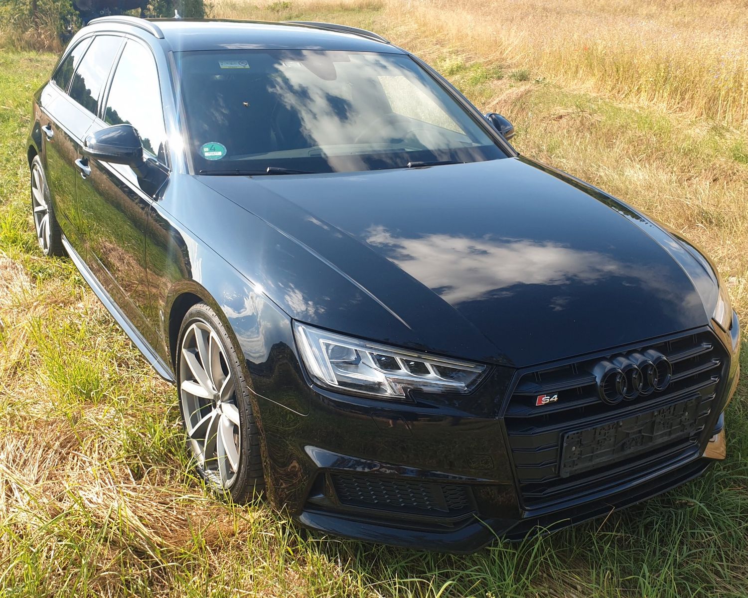 AUDI S4 3.0 TFSI Quattro Avant schwarz/schwarz 7/2018