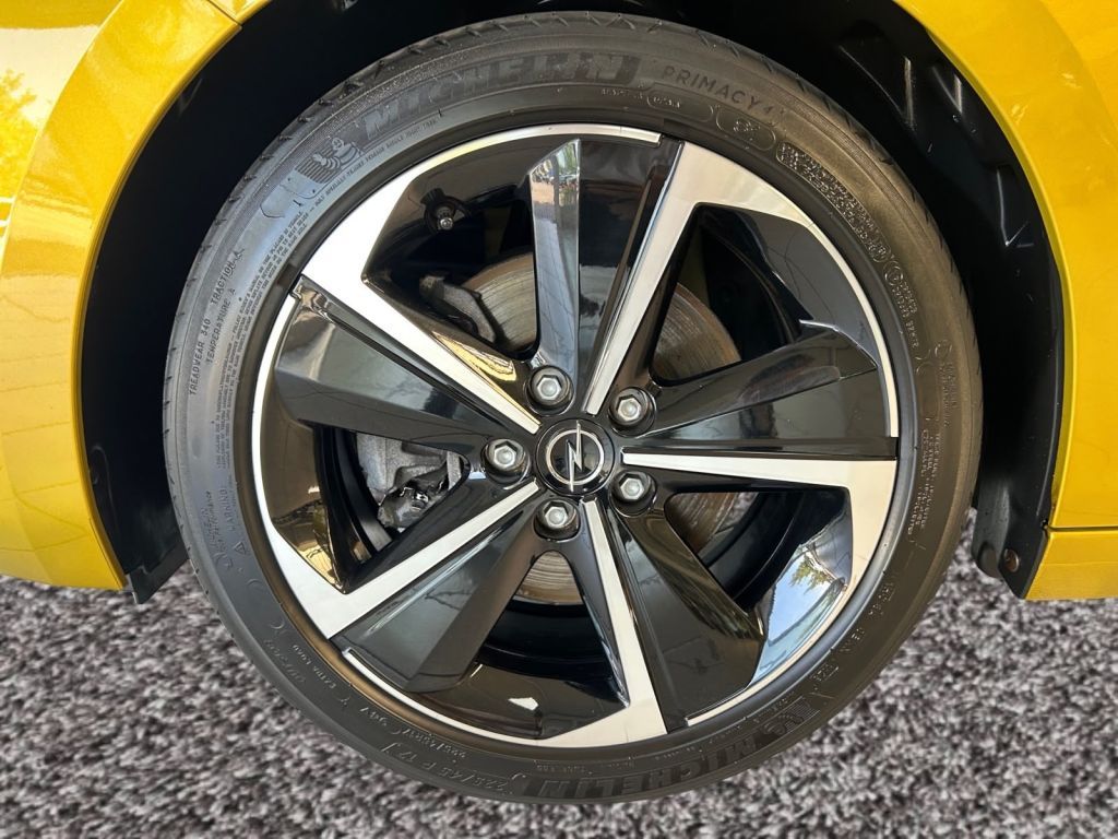 Fahrzeugabbildung Opel Astra 1.5 D Automatik Business Elegance