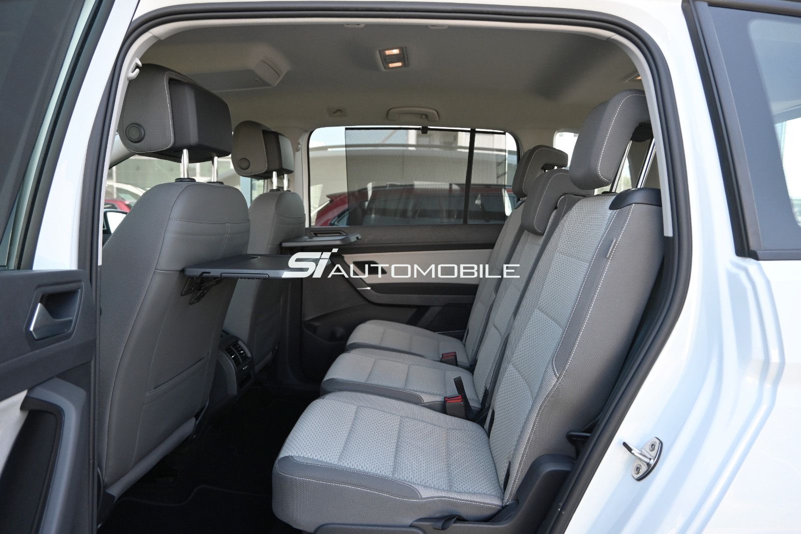 Fahrzeugabbildung Volkswagen Touran 2.0 TDI DSG °ACC°AHK°DYNAUDIO°7-SI°STHZ°