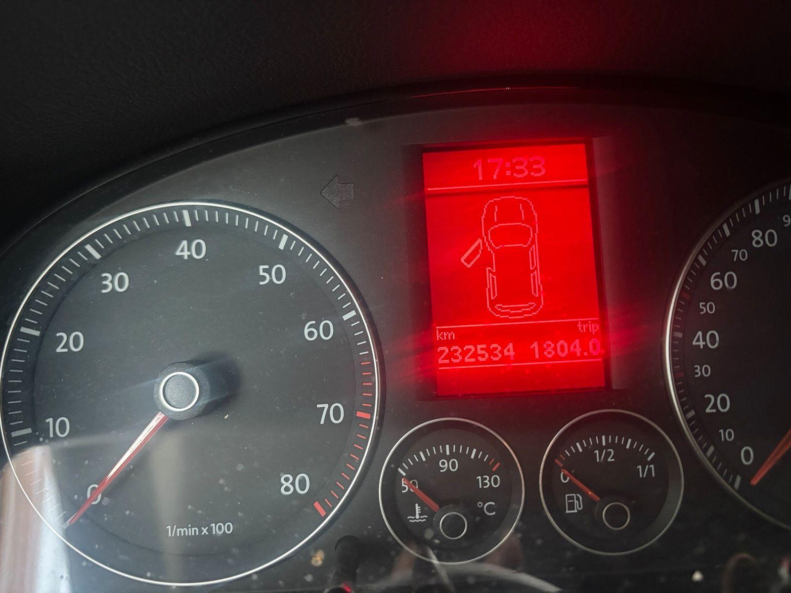 Volkswagen Touran 2010 — photo 5