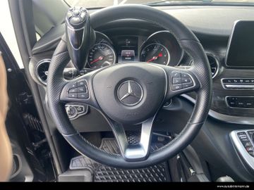 Mercedes V 220 - 12